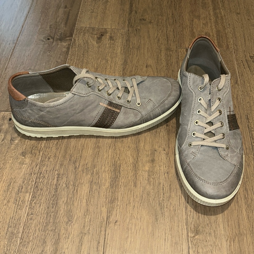Barely worn Ecco Men’s Sneakers- size 47 or 13/13.5